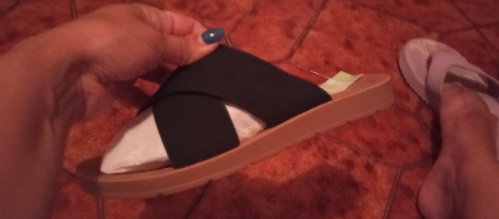 Sandálias em preto número 37 novas