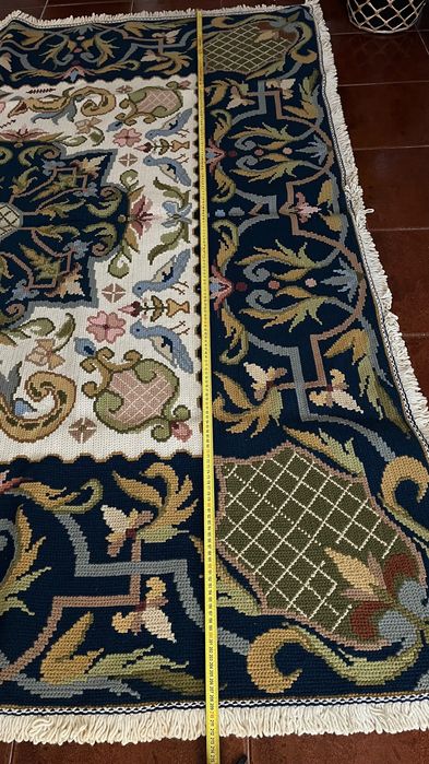 Tapete de Arraiolos grande – feito à mão