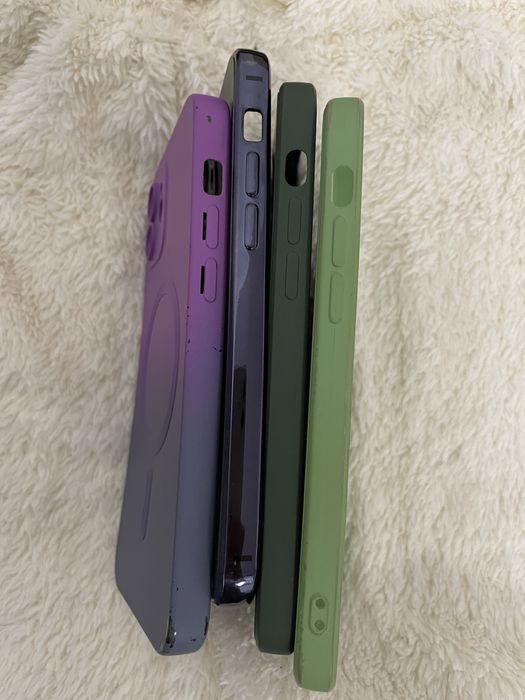 Чохол для 12 IPhone.