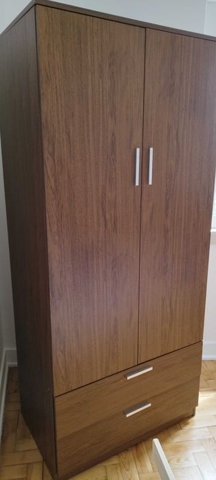 Roupeiro Novo - cor Carvalho Escuro - 2 portas e 2 gavetas