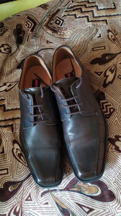 Продам туфлі чоловічі шкіряні Lloyd