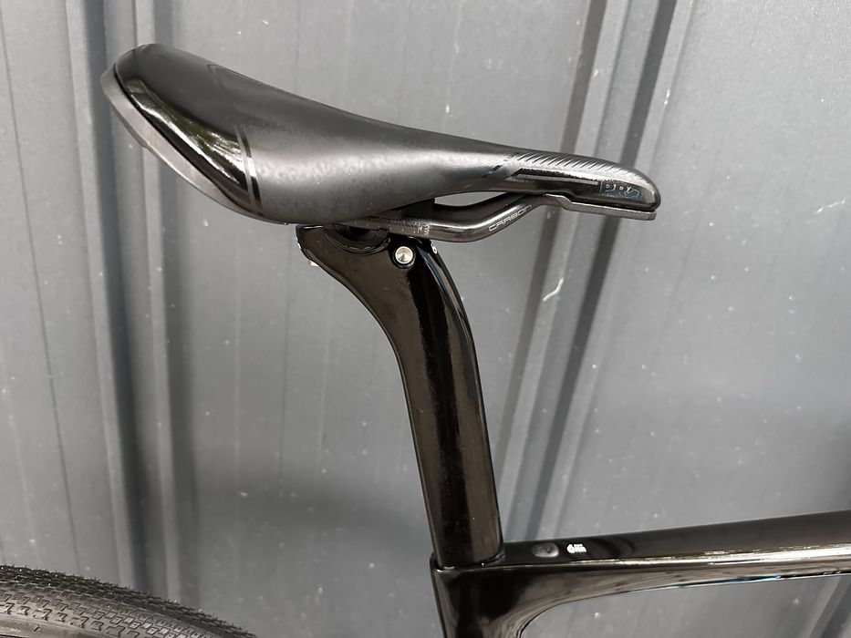 Електровелосипед шосейний Pinarello Nytro E5 2025 року