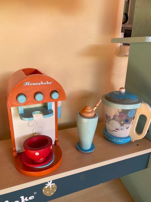 Banca de Brincar em Madeira Le Toy Van / Honeybake (com acessórios)