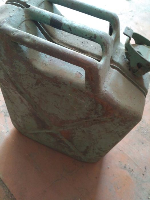 Канистра для бензина