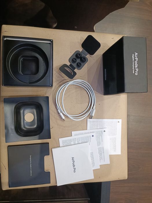 Коробка AirPods Pro