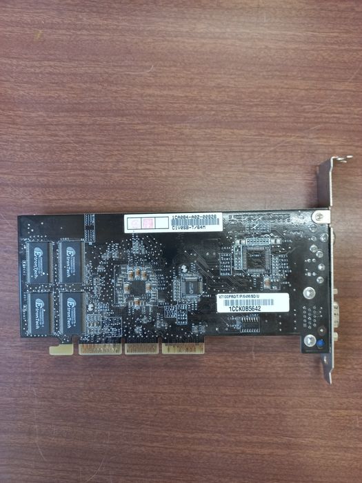 Placa Gráfica ASUS V7100 PRO/64MB