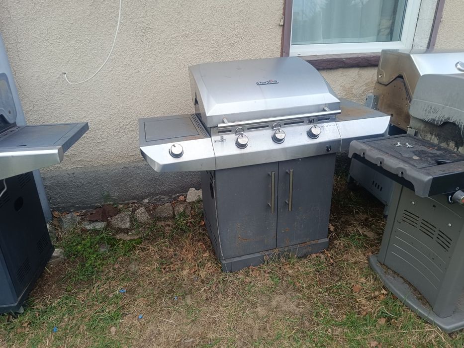 Grill gazowy węglowy Weber Broil King