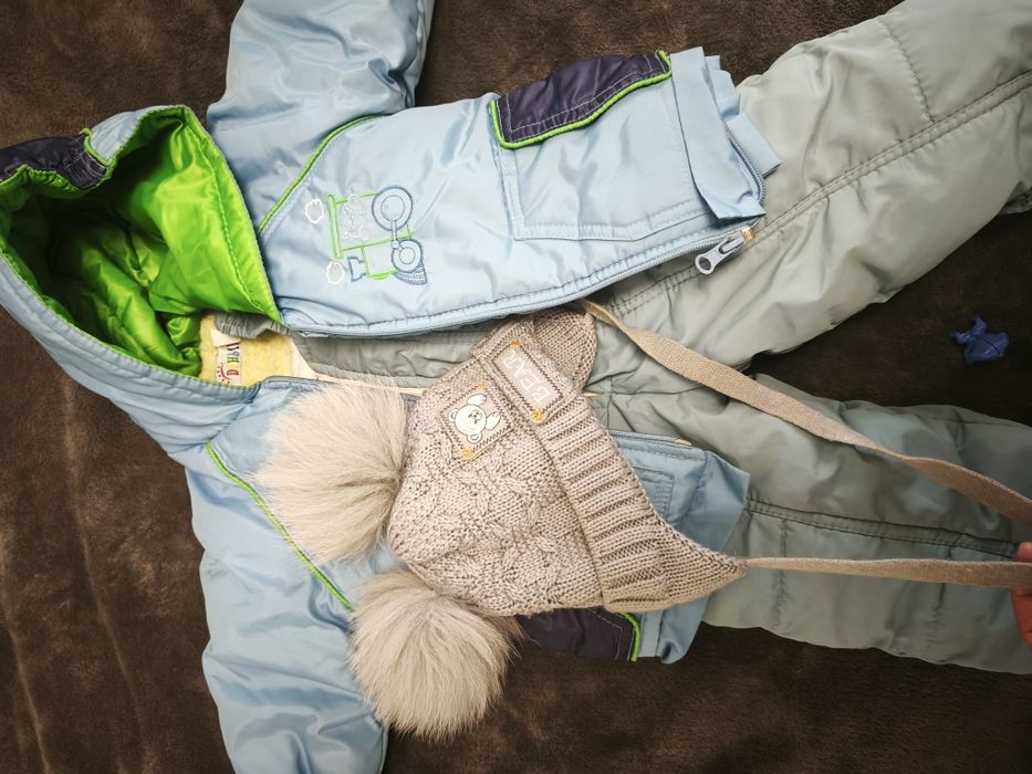 Продам комбінізон є і шапочка на 12-24 м