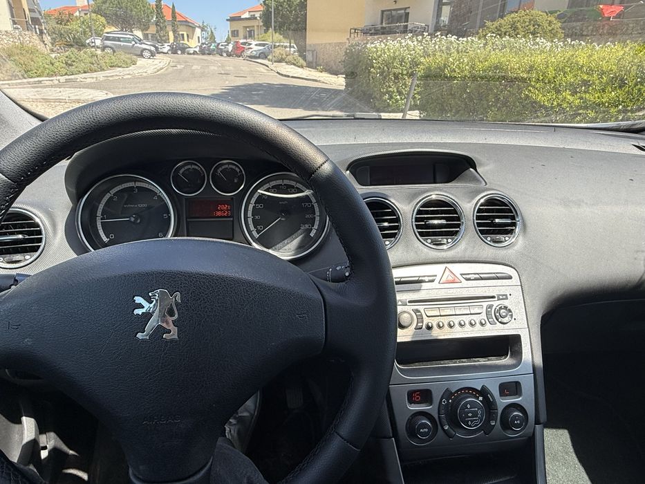 Peugeot 308 — fotografia 7