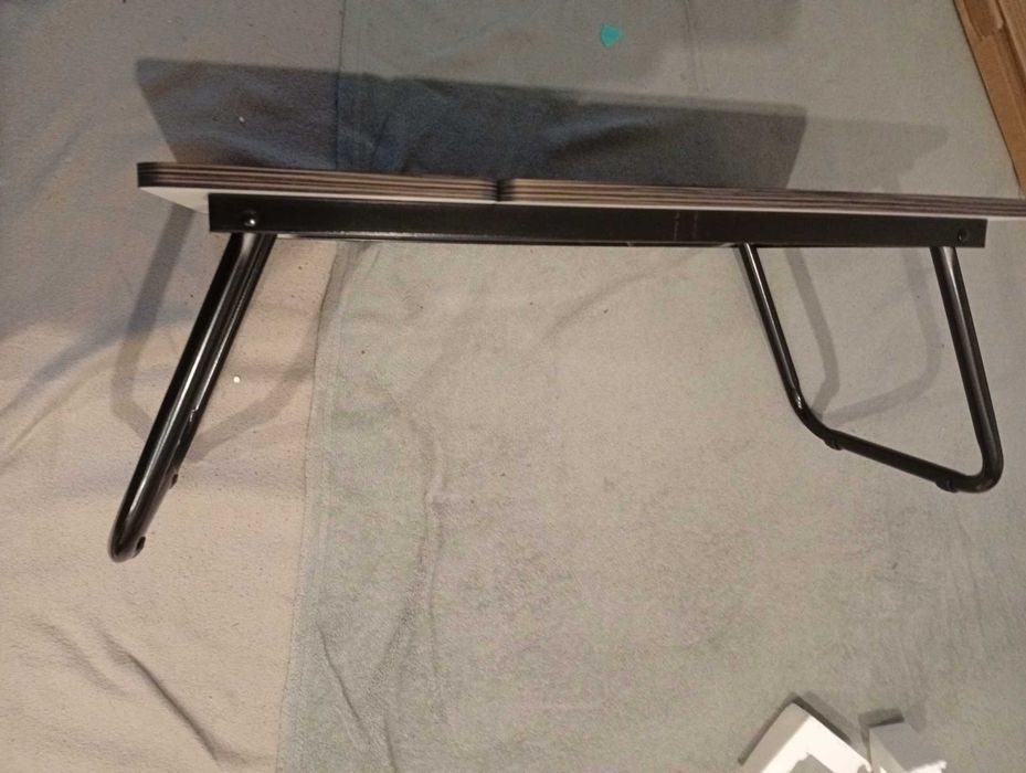 Składany stolik pod laptopa do łóżka,