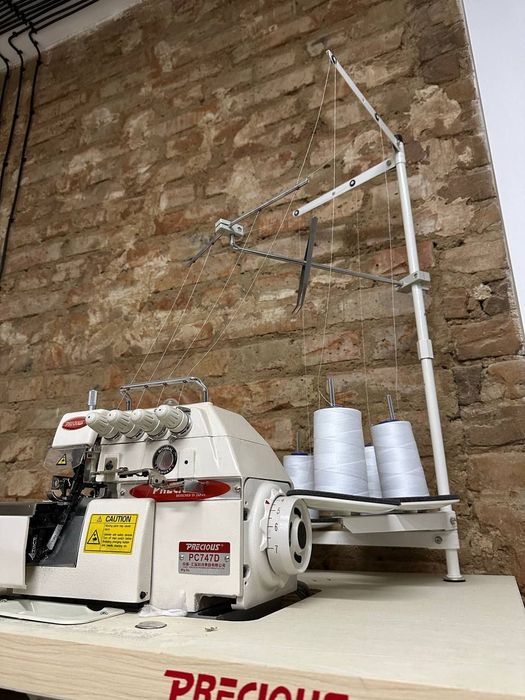 Оверлок -машинка Precious PC747D.