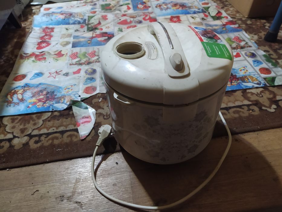 Мультиварка пароварка.