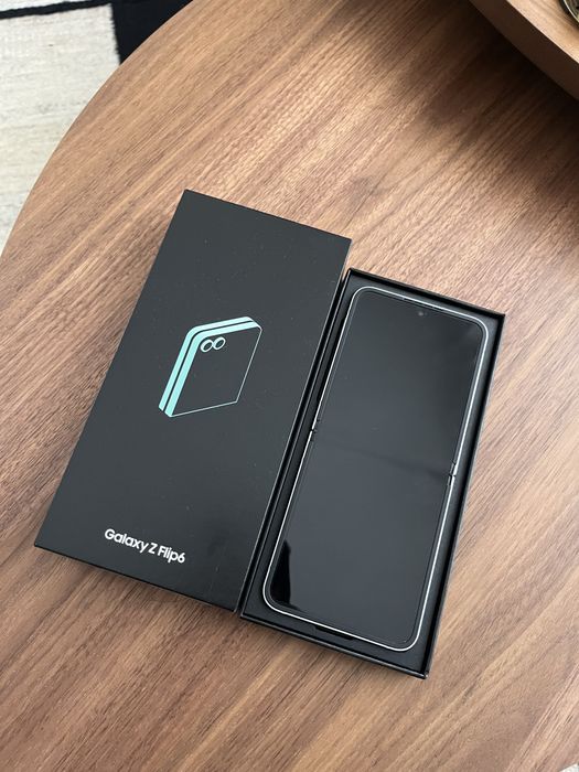 Samsung Galaxy Z Flip6 256GB – Menta – Caixa + Fatura