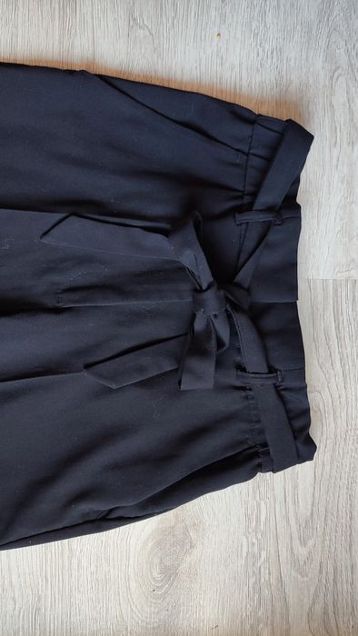 Czarne damskie spodnie eleganckie 36 H&M