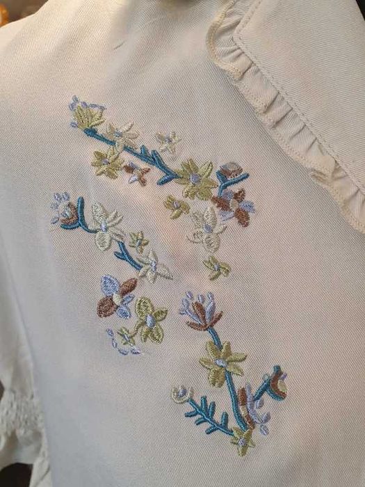 Przepiękna jasnozielona koszula w retro stylu