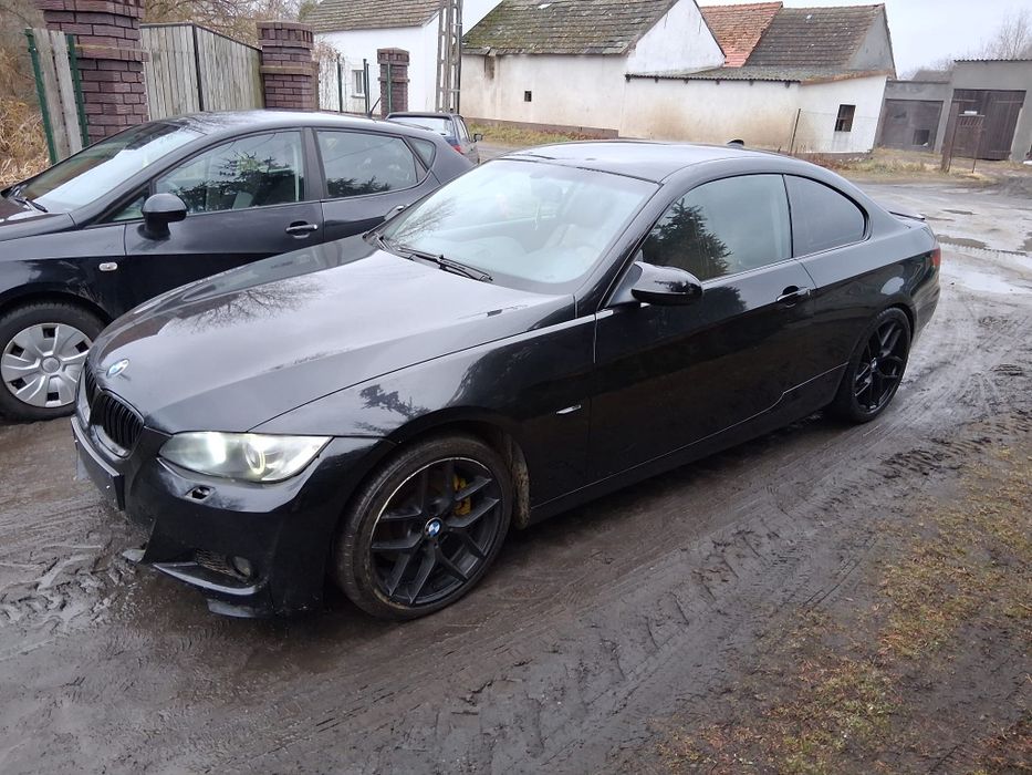 Bmw e92 325i  Coupe