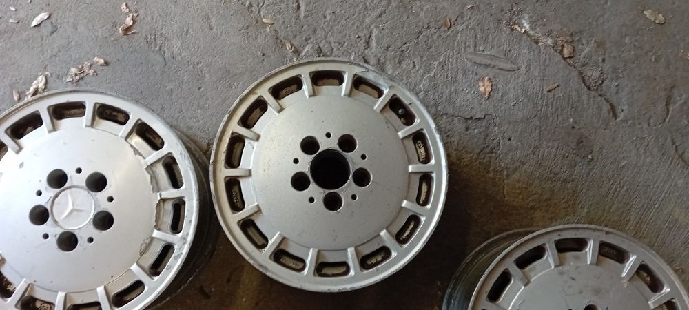 Sprzedam felgi Mercedes Guliddeckel