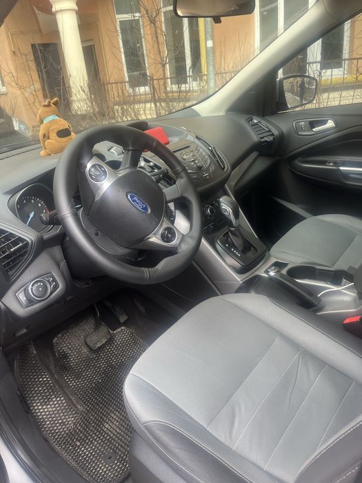 Продаи Ford Escape