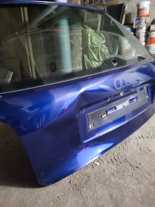 Klapa tylna tył Audi a4 B5