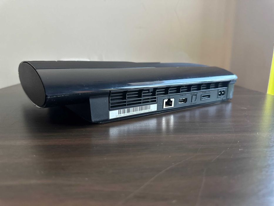 PS3 Super Slim 320GB - Desbloqueada + Jogos