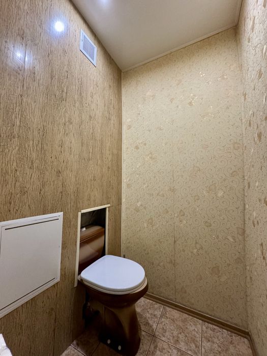 Продам 3к жм Красный Камень ул Савкина кирпичный дом
