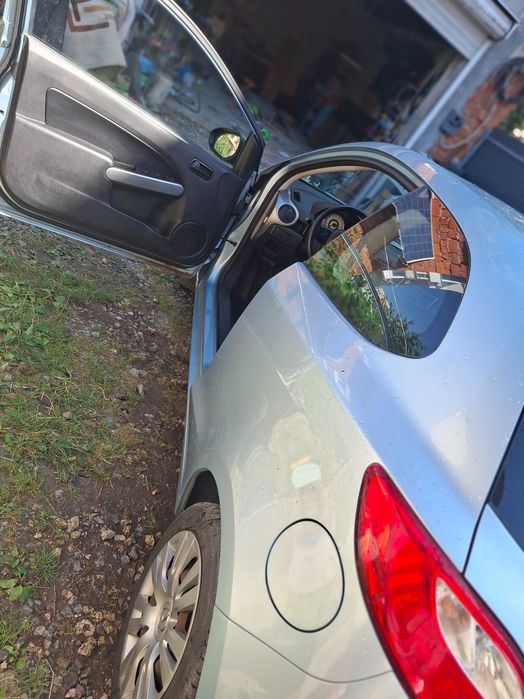 Продам авто Mazda 2 2008