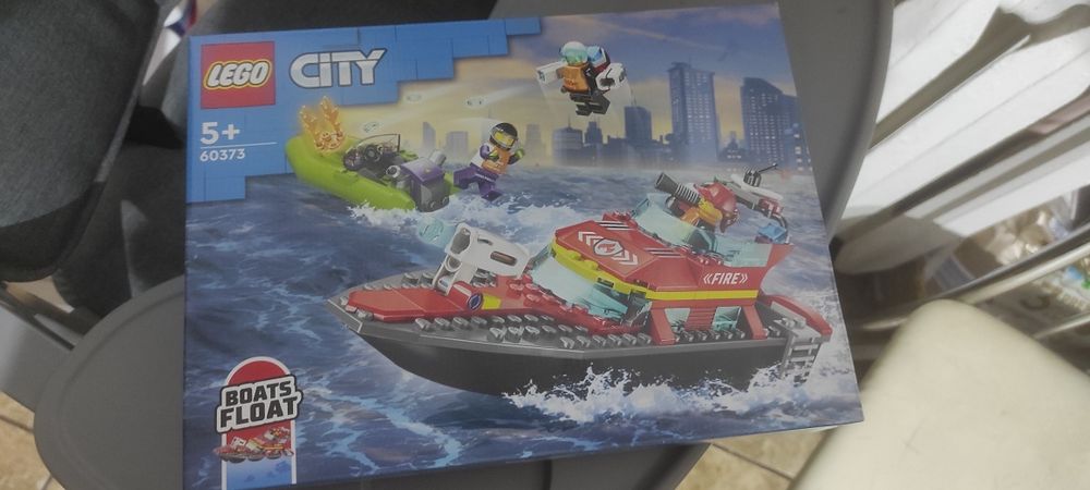 LEGO City 60373 Łódź strażacka