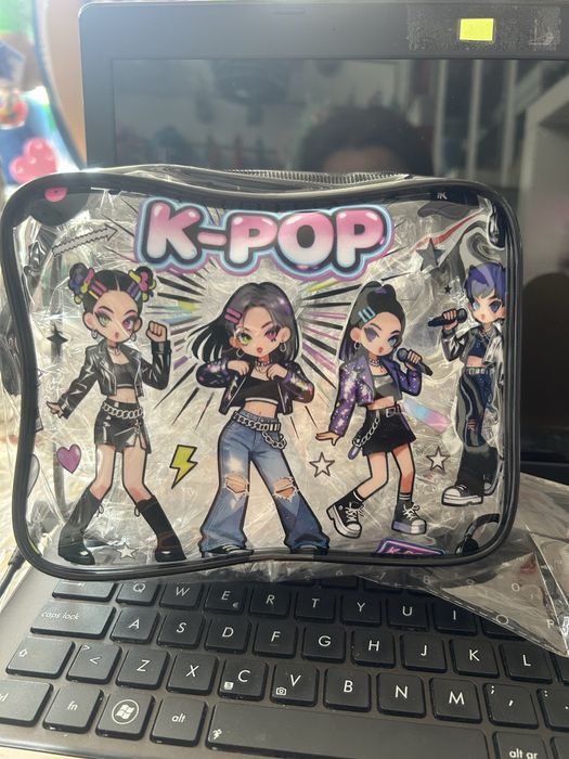 Bolsinha necessaire k-pop