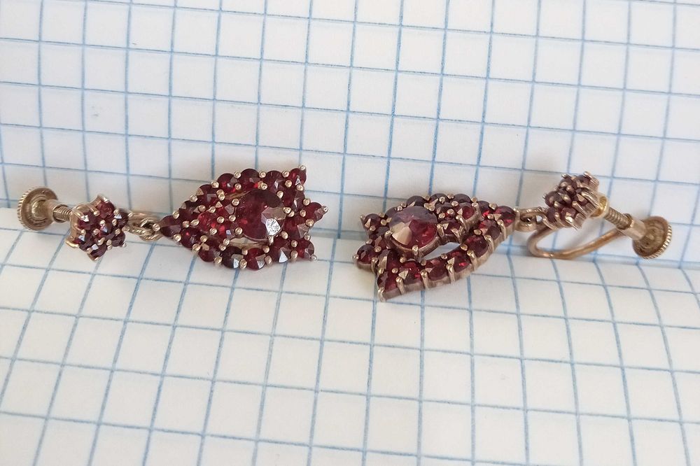 Серьги старинные с натуральными чешскими гранатами. Серебро 900
