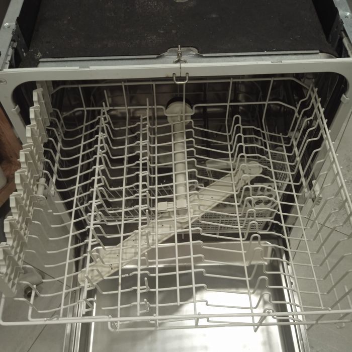 Посудомийна машина AEG