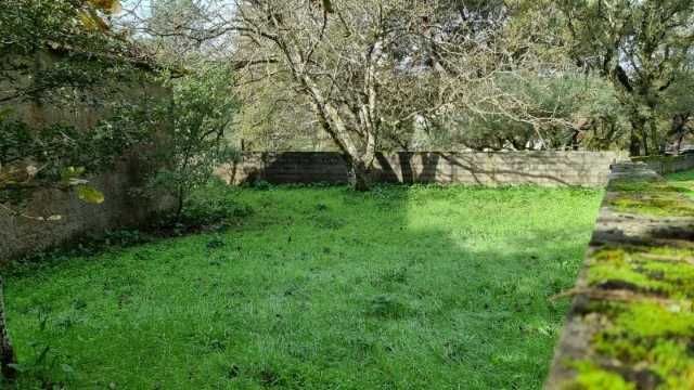 Vende se terreno, armazéns agrícolas