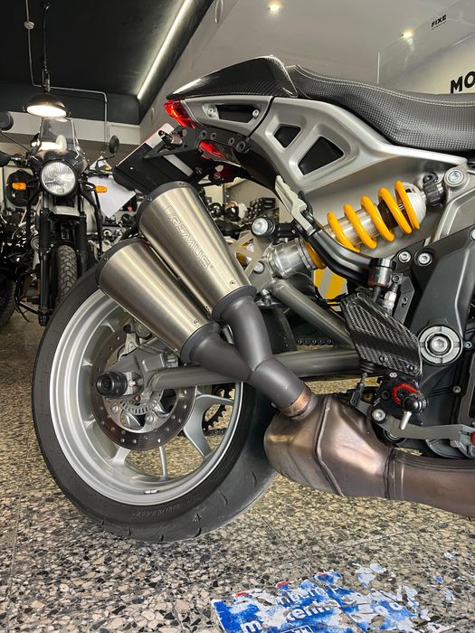 Indian FTR 1200 Carbon Exclusiva e Distinta em estado "Novo"