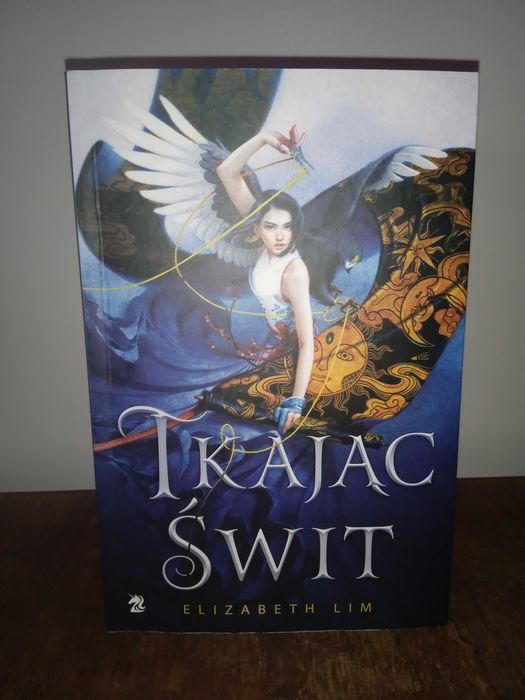 Książka Tkając Świt, Elizabeth Lim