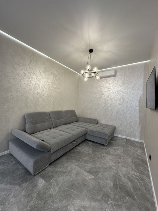 Будинок з ремонтом і меблями . Закрите КМ