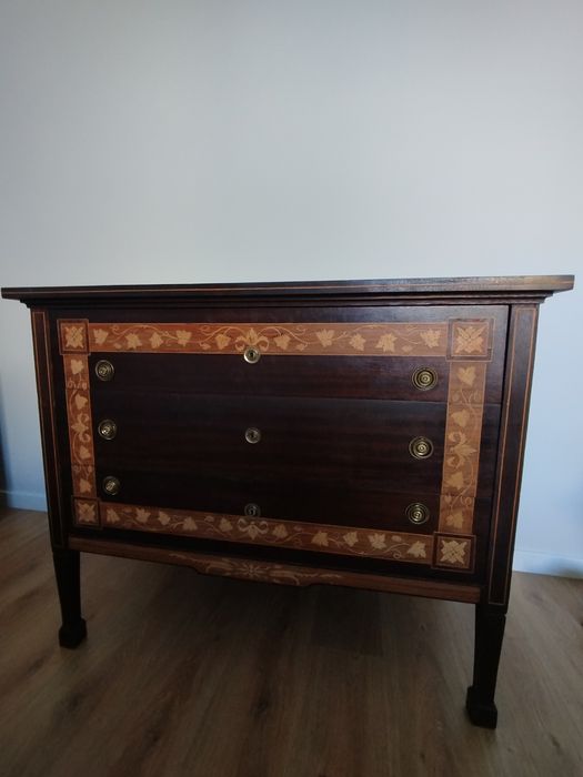 Cómoda madeira maciça D. Maria