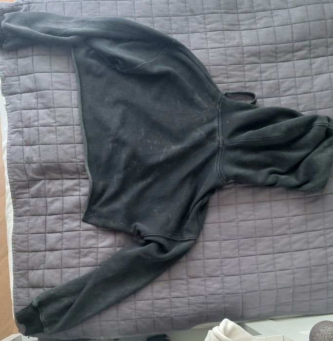 Krótka bluza damska z kaptórem