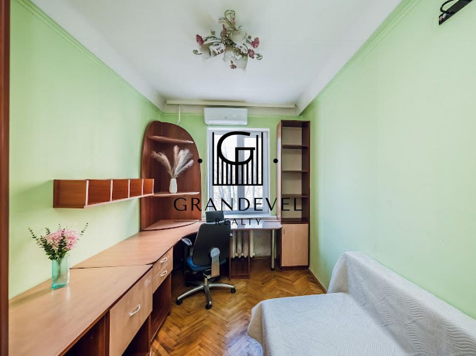 Продам 2к квартиру по вул. Ушинського, Чоколівка, радіоринок, Київ