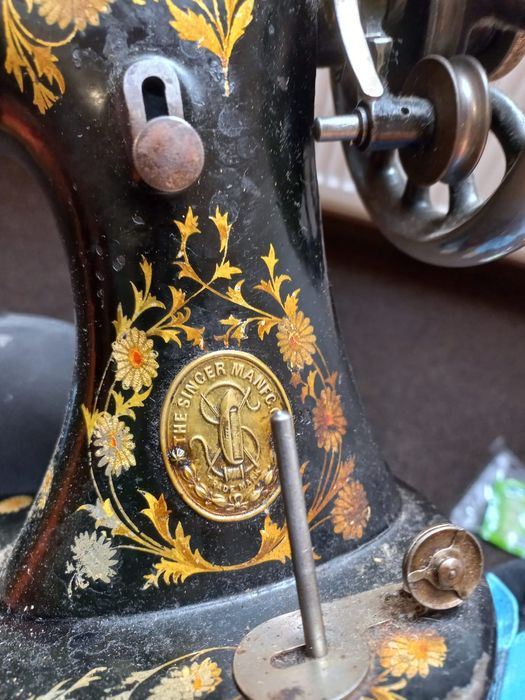 Машинка швейна,ручна