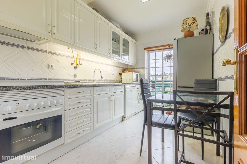 Apartamento T2 em Montijo com Varanda e Boa Exposição Solar