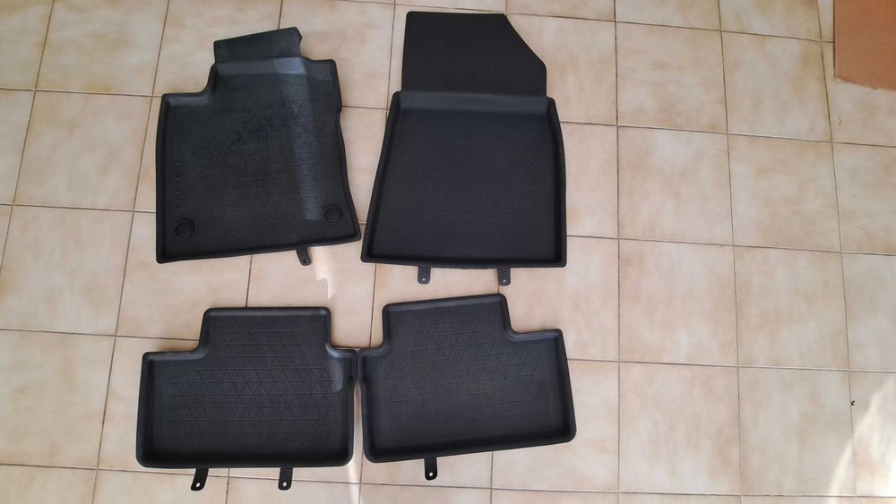 Tapetes de borracha - Original Renault Clio 5.