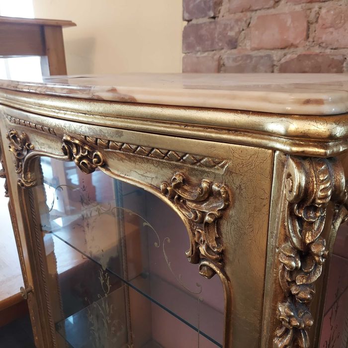 Witryna barokowa, efektowna intarsja, marmur i złocenia