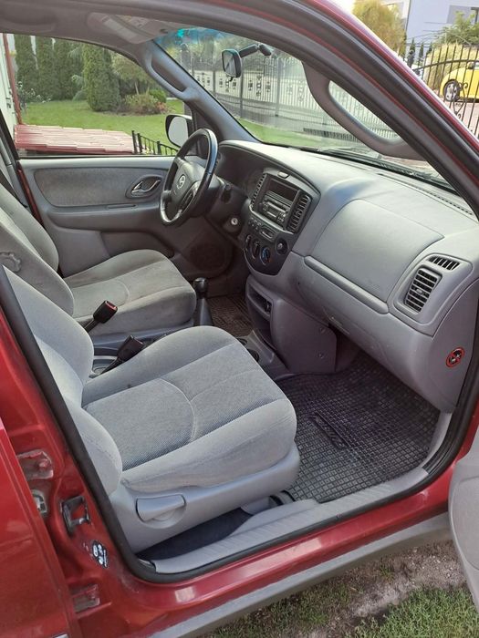 Mazda Tribute 4x4 benzynka , hak