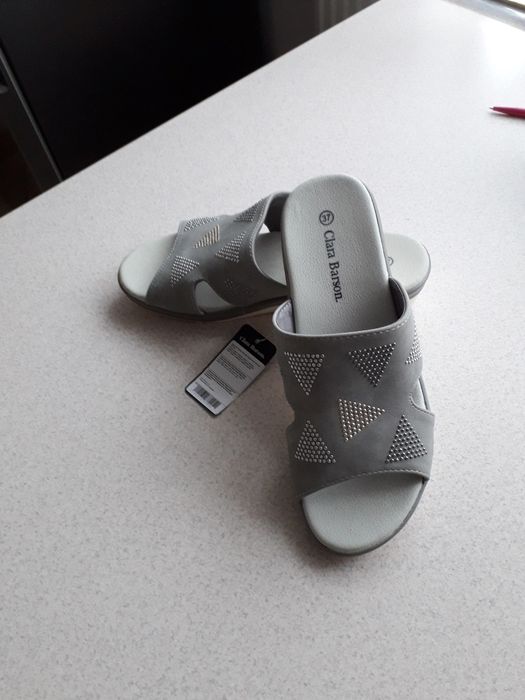 NOWE z metka klapki - roz. 37