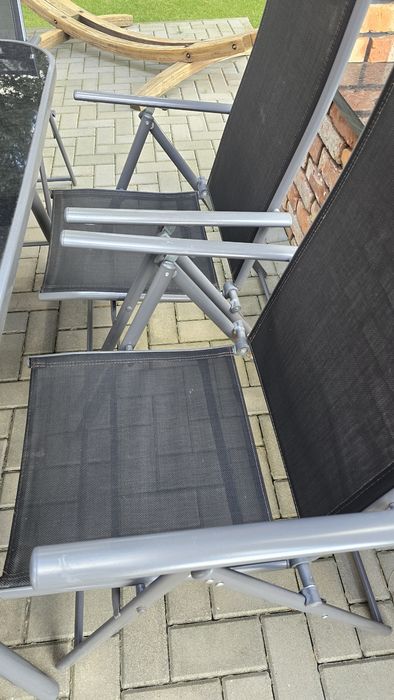 Zestaw ogrodowy stół + 6 składanych krzeseł