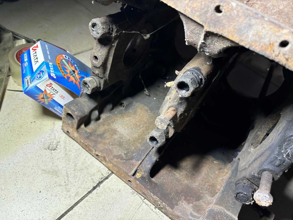 Блок двигателя  Т-25   Т-16  Д-21