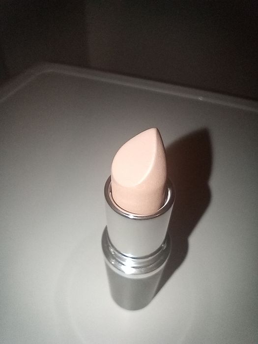 Szminka MAC Cosmetics Macximal  Matte Lipstick w kolorze Acting Natural