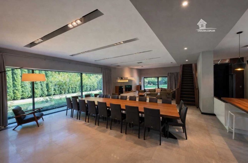 Новий будинок VIP-рівень. High-tech. Кінотеатр, сауна. До 20 осіб.