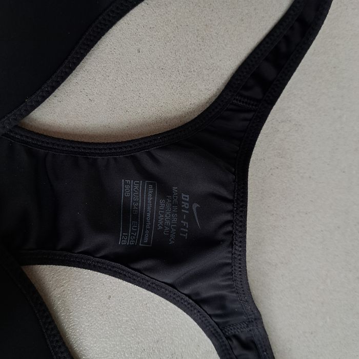 Top biustonosz sportowy Nike dri-fit