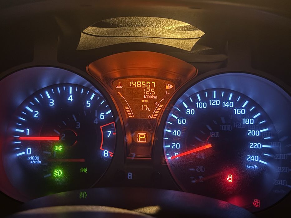 Продам/обменяю Nissan Juke. 4х4Полный привод. 1.6 турбо