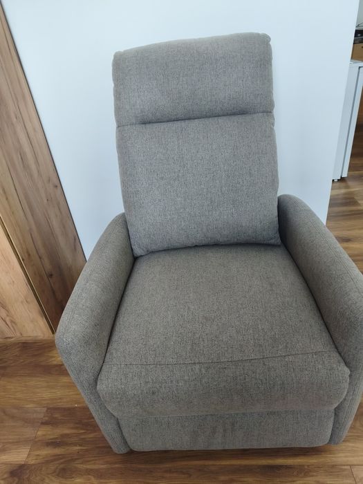 Fotel elektryczny z funkcją masażu